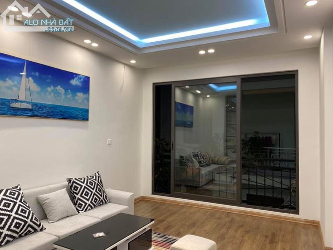 ĐẸP- SANG TRỌNG, Kim Ngưu, Hai Bà Trưng, 42m2x5 tầng, CHỈ 6.1 tỷ