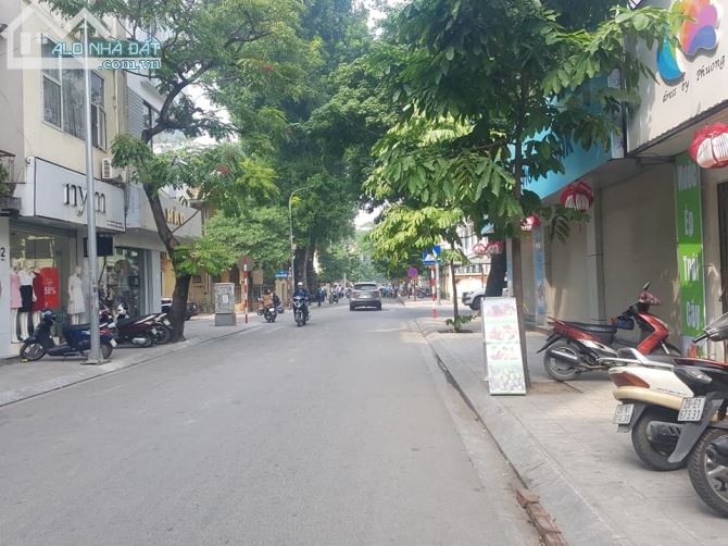 Chỉ nhỉnh 12 có nhà mặt phố Bà Triệu, Hà Đông 80m2 MT 7m, 2 thoáng, KINH DOANH VÔ ĐỊCH