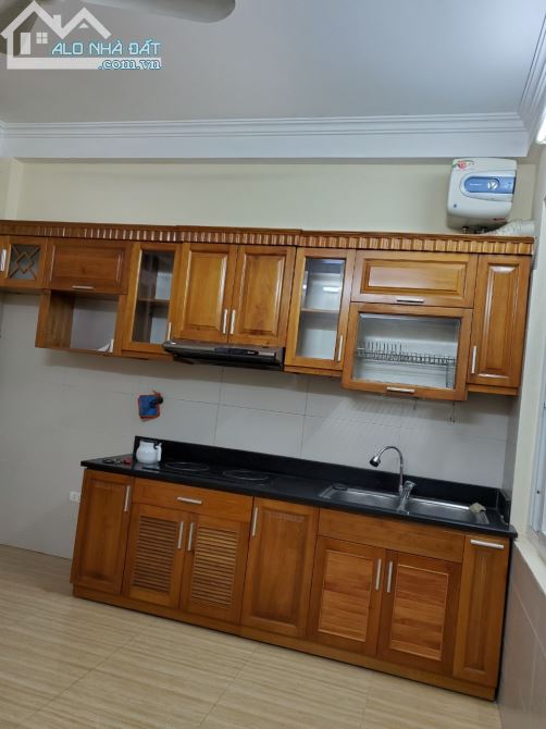 Cho thuê căn hộ chung cư ngõ phố Hàm Long, Hoàn Kiếm, 70m2 2 p ngủ - 1