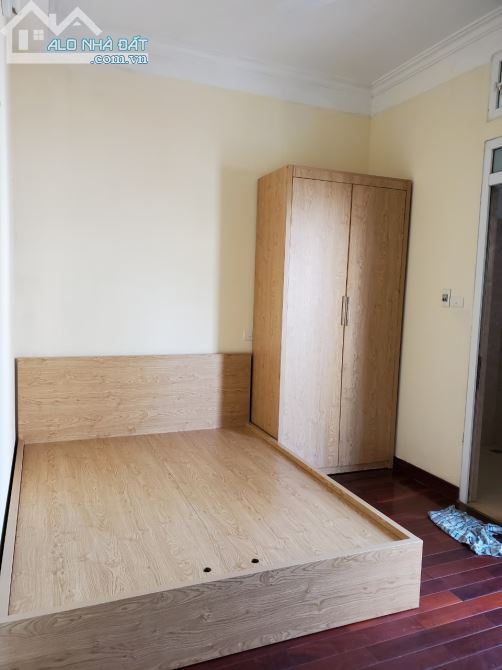Cho thuê căn hộ chung cư ngõ phố Hàm Long, Hoàn Kiếm, 70m2 2 p ngủ - 3