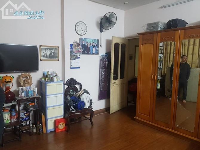 Bán Nhà đường Láng Hạ 33m2 x5 tầng, Ô tô cách nhà 20m, Ngõ thông, Giá 3,8 tỷ - 1