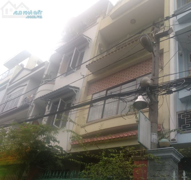 Bán gấp căn nhà gần Emart Phan văn Trị hẻm ô tô