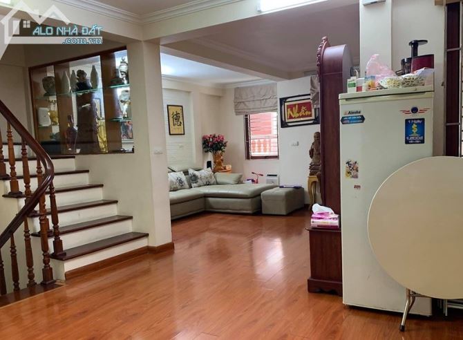 Bán Gấp nhà 5 tầng 40m2 phố Trần Đại Nghĩa, gần Ngã tư Lê Thanh Nghị, giá 5,1 tỷ - 1