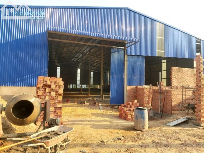 KHO MẶT TIỀN ĐÀO TRÍ QUẬN 7: 1700 M2 CÓ VĂN PHÒNG GIÁ 60K/1 M2
