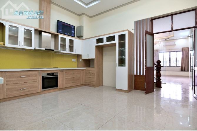 Bán nhà Góc 2MT Nguyễn Văn Lượng p17 GV DT 5x19m 1 lầu hẻm hông 5m giá 14.3 tỷ