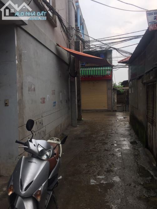 Nhà phân lô Hoàng Cầu, Đống Đa, 80m2 x3 tầng cách mặt hồ Hoàng Cầu 30m, giá chỉ 6,9 tỷ