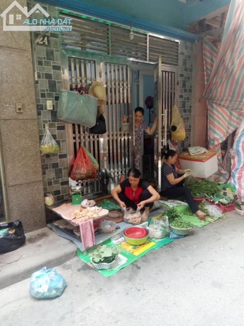 Bán nhà 4 tầng Tân Mai, Hoàng Mai, MT 4m nở hậu, ô tô đỗ cửa, giá chỉ 3,6 tỷ, - 1