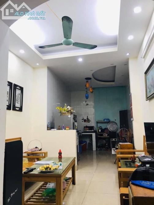 Nhà phân lô Hoàng Cầu, Đống Đa, 80m2 x3 tầng cách mặt hồ Hoàng Cầu 30m, giá chỉ 6,9 tỷ - 2