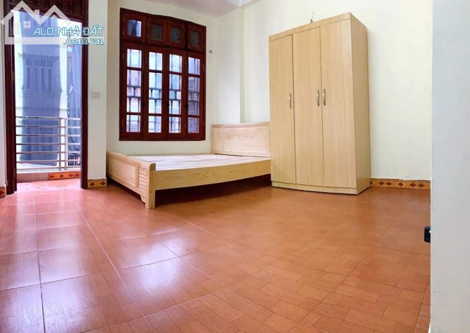 Nhà 5 tầng 4 phòng ngủ ngõ nông, thẳng Nguyễn Phúc Lai, giá chỉ 3 tỷ 300tr - 2