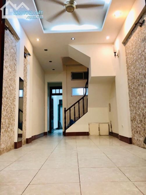 Bán nhà đẹp giá rẻ phố Tây Sơn, Quận Đống Đa, 41m2 x 4 tầng, giá 3,7 tỷ - 1