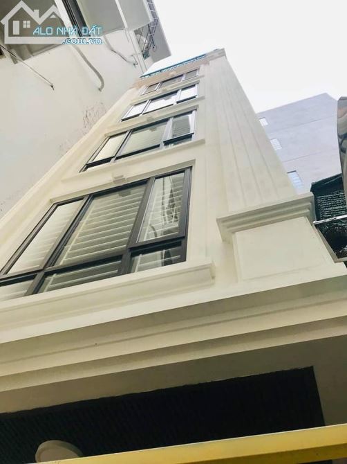 Nhà đẹp 5 tầng đường Vũ Trọng Phụng, 45m x5 tầng, giá chỉ 6,2 tỷ,