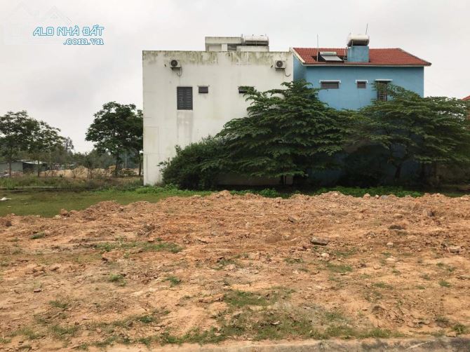 Cần tiền bán nhanh lô đất mt Đường Yết Kiêu, khu phố mới Tân Thạnh, tp Tam Kỳ.