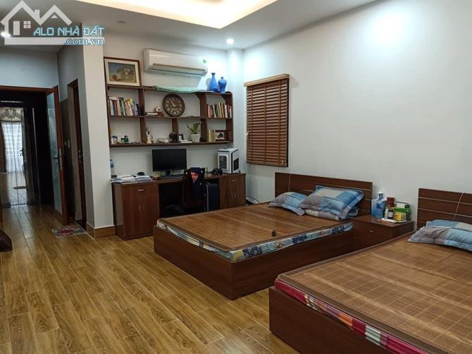 Cần bán nhà 5 tầng  Nguyễn Phúc Lai, gần hồ Hoàng Cầu  giá 5 tỷ 100tr - 2