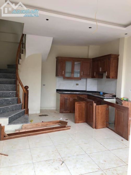 Bán gấp nhà gần ngã 3 Xã Đàn, Phạm Ngọc Thạch,32m x4 tầng, giá chỉ 3 tỷ 100tr