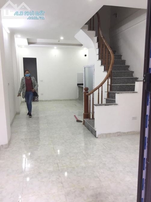 Bán gấp nhà gần ngã 3 Xã Đàn, Phạm Ngọc Thạch,32m x4 tầng, giá chỉ 3 tỷ 100tr - 1