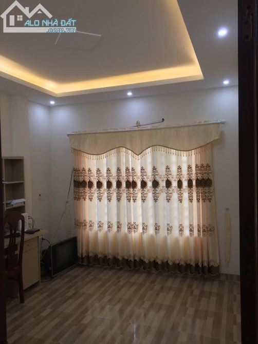 Bán gấp nhà gần ngã 3 Xã Đàn, Phạm Ngọc Thạch,32m x4 tầng, giá chỉ 3 tỷ 100tr - 4