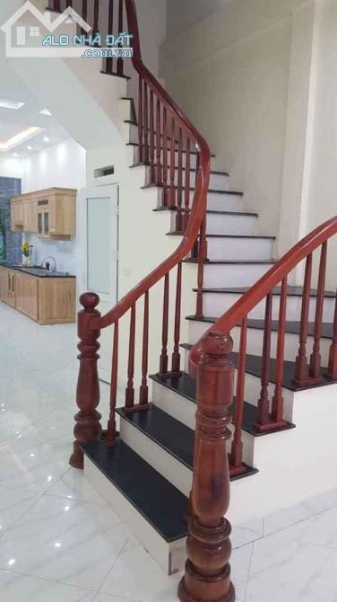 Bán nhà phân lô giảng viên HV Ngân Hàng ngõ 12 Chùa Bộc 46m x4 tầng giá 5,5 tỷ - 1