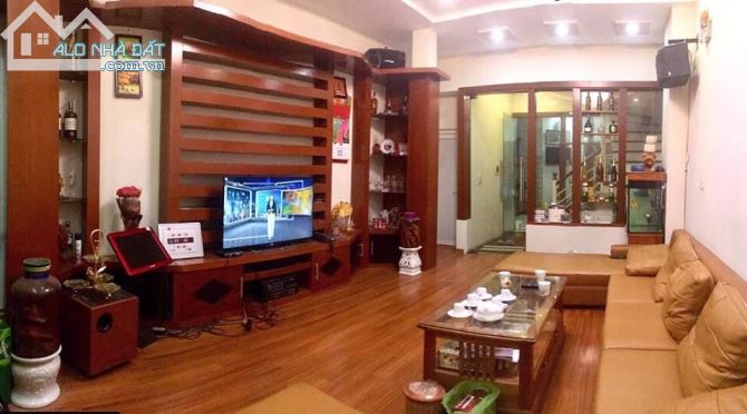 Bán nhà Vũ Thạnh, Đống Đa, 46m x4 tầng Mt 4m giá chỉ 4 tỷ 600tr