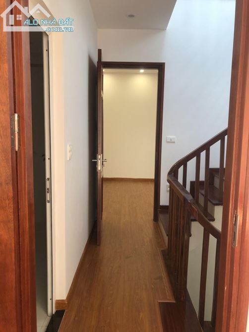 Bán nhà 4 tầng phố Tân Mai 1 nhà ra phố Ô tô đỗ cửa giá chỉ 3 tỷ 600tr - 2