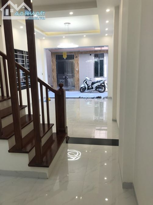 Bán nhà 4 tầng phố Tân Mai 1 nhà ra phố Ô tô đỗ cửa giá chỉ 3 tỷ 600tr - 3