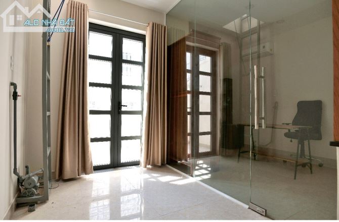Bán gấp nhà MT đường Lê Đức Thọ, F17, DT 4,1x28m, 2 tầng, ĐCT 30 triệu, giá 14,5 tỷ