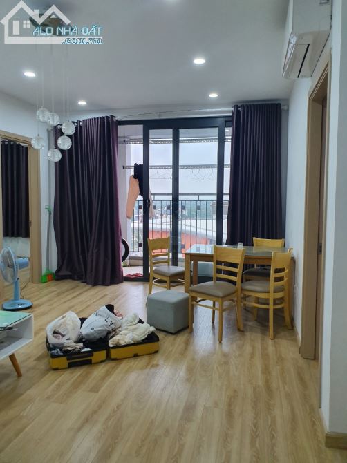 Cho thuê căn hộ đầy đủ nội thất tại No08 Giang Biên, Long Biên. S: 72m2. Giá:8tr/tháng - 1