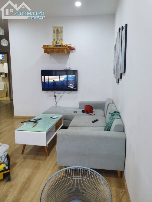 Cho thuê căn hộ đầy đủ nội thất tại No08 Giang Biên, Long Biên. S: 72m2. Giá:8tr/tháng - 3