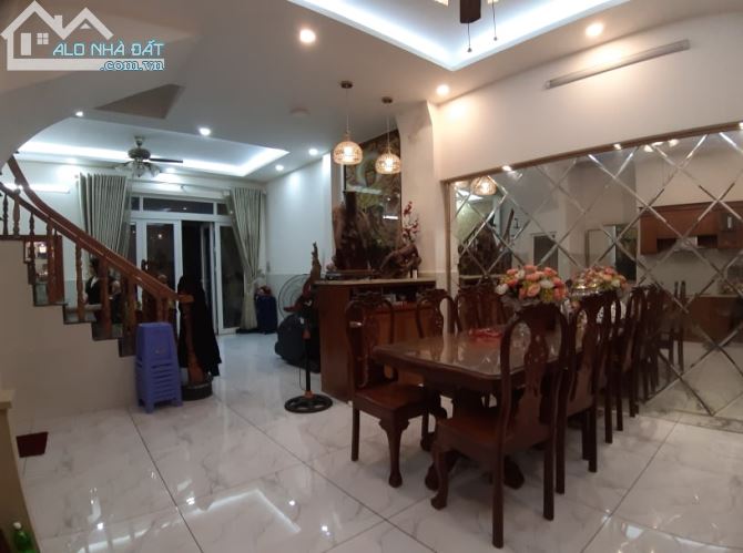 BÁN NHÀ, Quận 10, 60m2, 5 PN, Nở hậu, 7.2 Tỷ. - 1