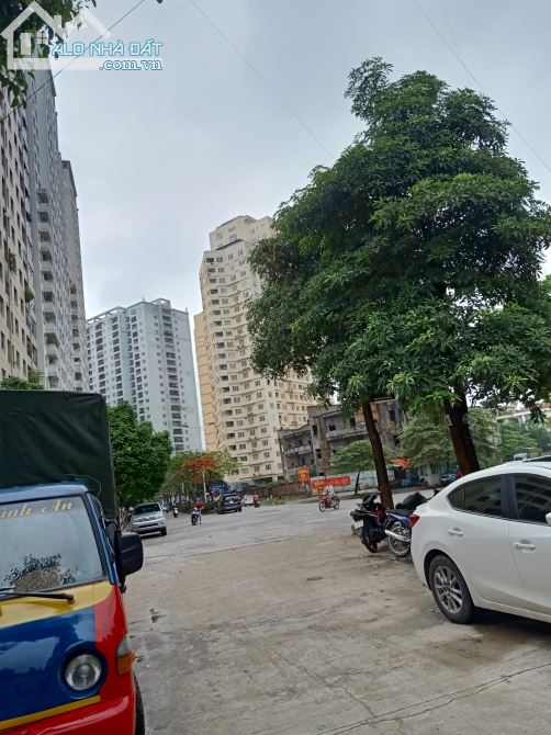 Nhà 5 tầng mặt đường đôi khu đô thị Văn Khê Hà Đông