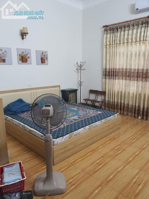 CHO THUÊ NHÀ GỒM 23 PHÒNG MẶT ĐƯỜNG TRỤC CHÍNH THUẬN TIỆN Ở VÀ KINH DOANH KHU HUD