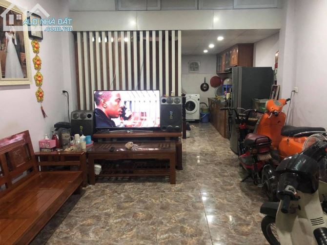 Bán nhà Hoàng Văn Thái - Lê Trọng Tấn, khu phân lô QĐ 40m2 x5 tầng giá 4 tỷ 800tr