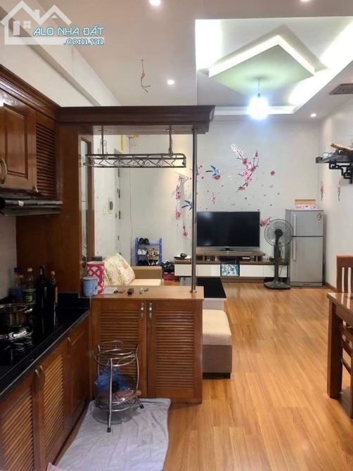 Bán nhà Chùa Bộc tập thể Thủy Lợi ngõ xe ba gác 36m2 x5 tầng gần phố 3,6 tỷ - 1