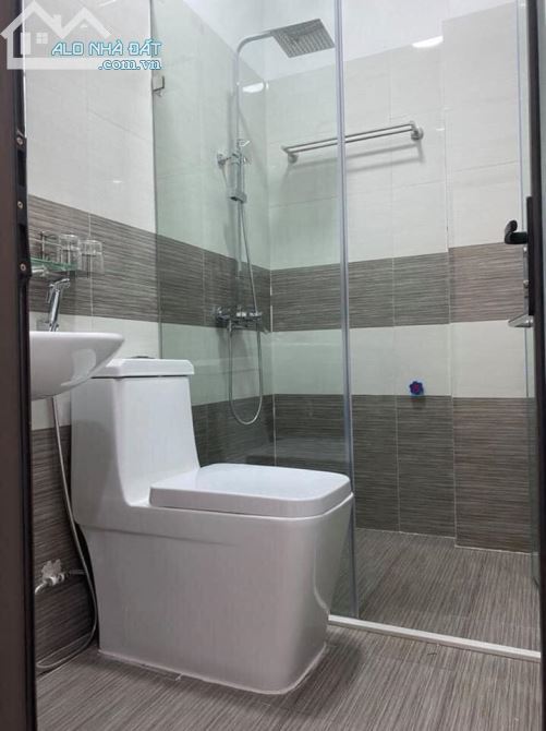 Bán nhà ngõ 15 phố Cảm Hội Dt 48m2 x 5tầng - giá.4 tỷ 700tr - 2
