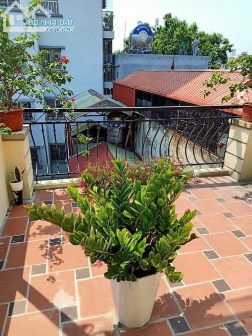 Bán nhà ngõ 15 phố Cảm Hội Dt 48m2 x 5tầng - giá.4 tỷ 700tr - 3