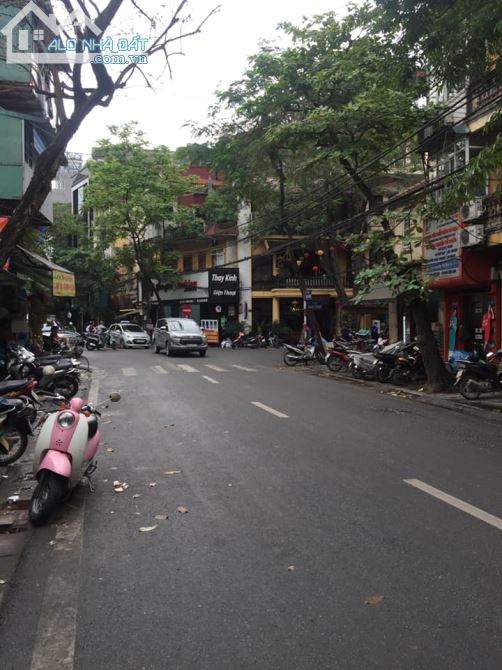 Đầu Tư Còn Gì Bằng. Bán Nhà Đất mặt phố Hoàng Ngân 250m Mtien 7m giá 42 tỷ