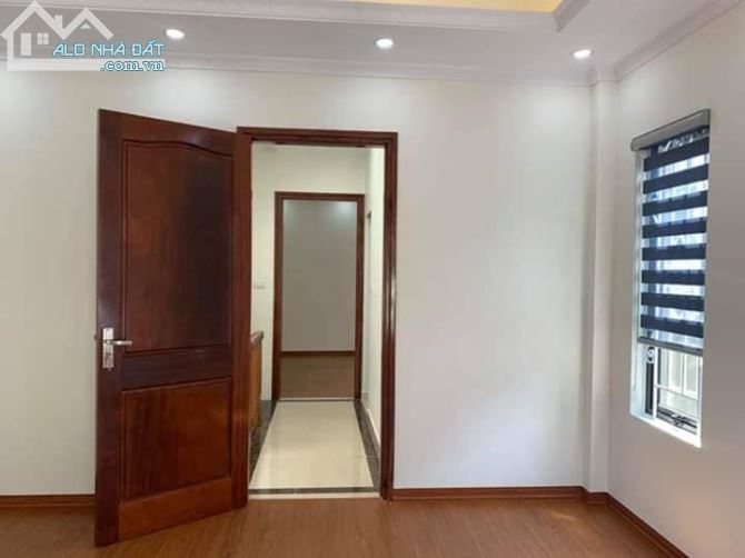 Bán tòa văn phòng 9 tầng thang máy gần Hồ Hoàng Cầu, phố Nguyễn Phúc Lai, - 2