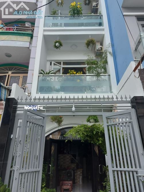Thận đỏ trao tay! Nhận ngay nhà Quận 10, 36m2, giá chỉ 5,5 tỷ