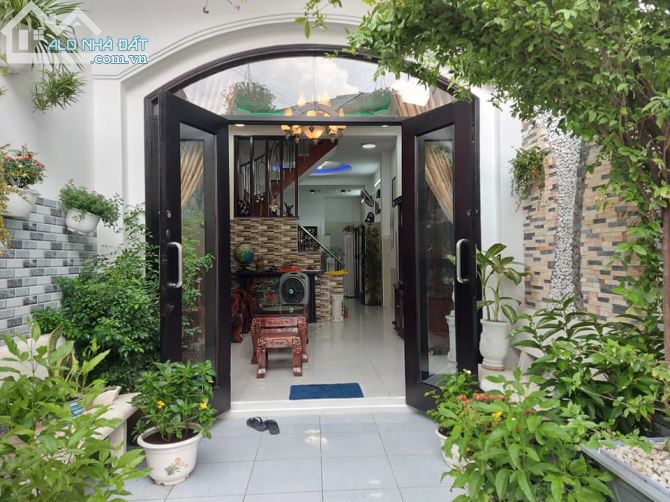 Nhà đẹp Quận 10, 55m2, chỉ 8.2 tỷ.