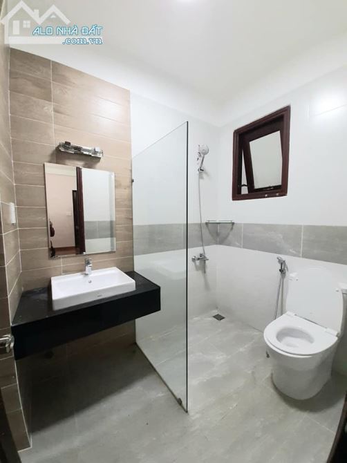 Thận đỏ trao tay! Nhận ngay nhà Quận 10, 36m2, giá chỉ 5,5 tỷ - 1