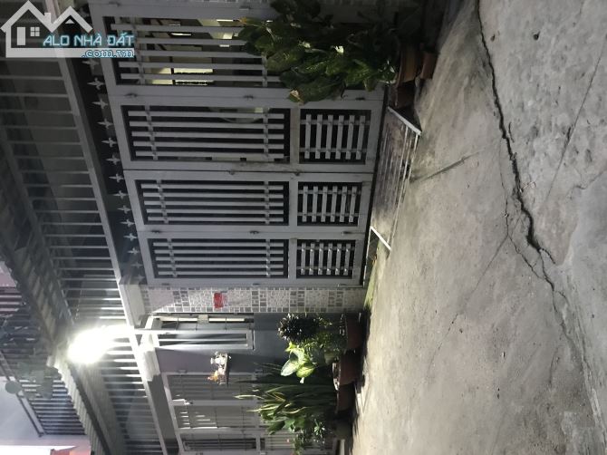 Cần bán gấp nhà khu hoàng hoa thám phường 13 Tân Bình dt;5x25 trệt một lầu hai mặt tiền