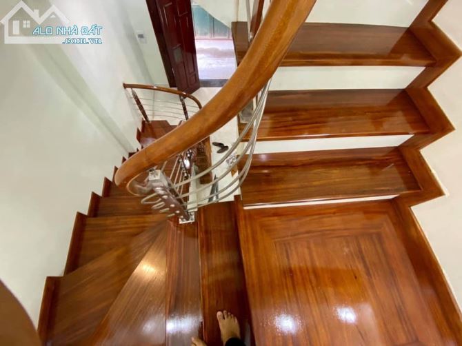 Bán nhà phân lô Ô tô đỗ cửa phố Nguyễn Thị Định, Dt 30m2 x4 tầng, giá 4 tỷ 900tr - 1