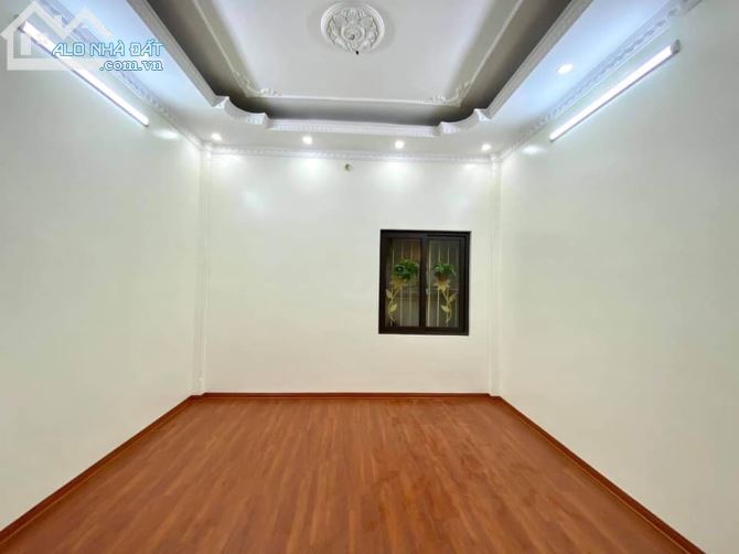 Bán nhà phân lô Ô tô đỗ cửa phố Nguyễn Thị Định, Dt 30m2 x4 tầng, giá 4 tỷ 900tr - 2