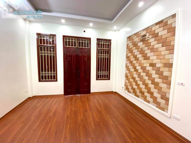 Bán nhà phân lô Ô tô đỗ cửa phố Nguyễn Thị Định, Dt 30m2 x4 tầng, giá 4 tỷ 900tr - 4