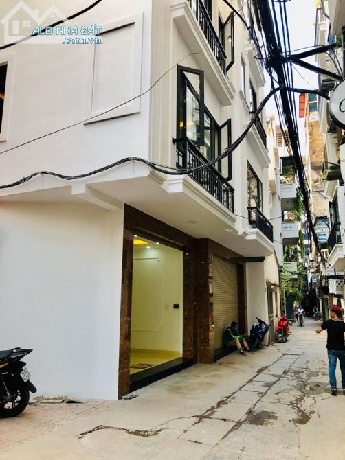 Bán gấp nhà Giải Phóng  Ô tỗ đỗ cách 10m, 40m2 x4 tầng , giá 4 tỷ 500tr