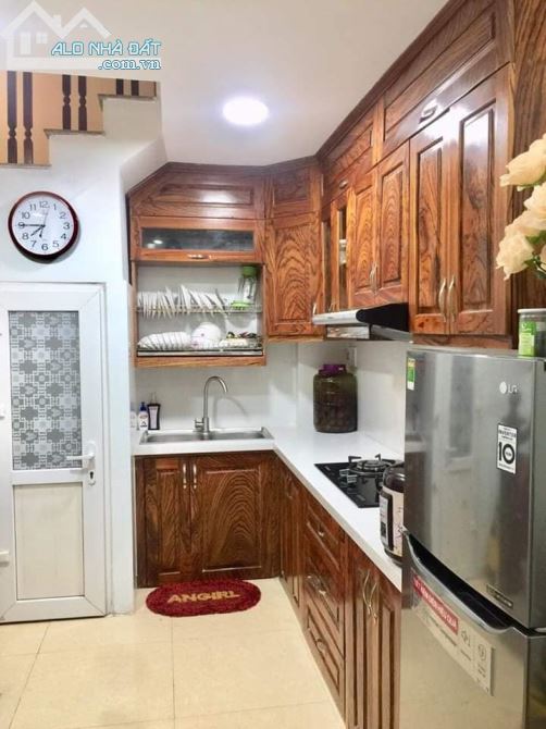 Cần bán  nhà đường Giải Phóng, Dt 45m2, 5 tầng, 6 ngủ, giá chỉ 3.6 tỷ. - 1