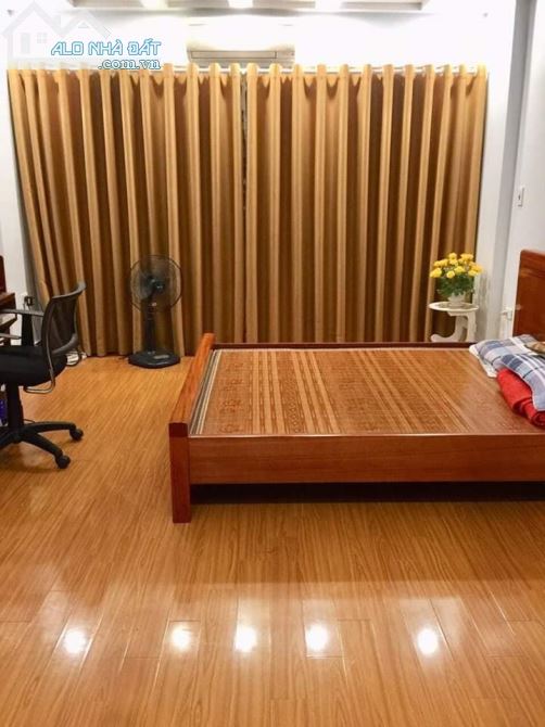 Cần bán  nhà đường Giải Phóng, Dt 45m2, 5 tầng, 6 ngủ, giá chỉ 3.6 tỷ. - 3