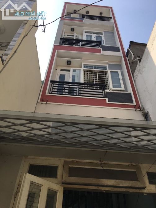 Cần tiền bán gấp nhà CMT8, Quận 10, 40m2, 5,3tỷ.