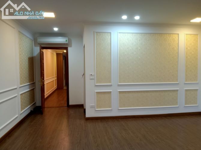 Bán nhà mặt phố Trần Hưng Đạo, Hà Đông 85m2x5T, MT4.2m, Vị trí siêu đắc địa, Giá 24 tỉ