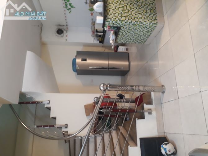 Bán nhà ở ngõ Trần Khát Chân 4 tầng , 38m2; giá 3 tỉ