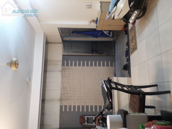 Bán nhà ở ngõ Trần Khát Chân 4 tầng , 38m2; giá 3 tỉ - 2